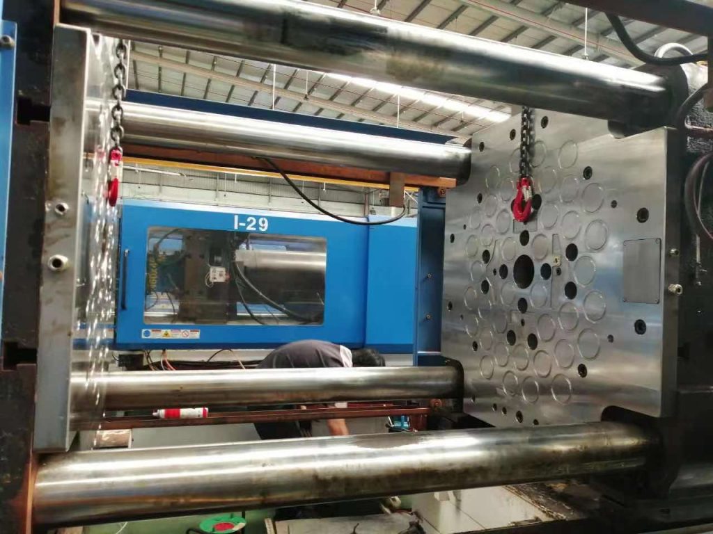 magnetic platens installed on 350 ton Haitin injection molding machine - HVR MAG