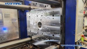 magnetic platen for quick mold change operation